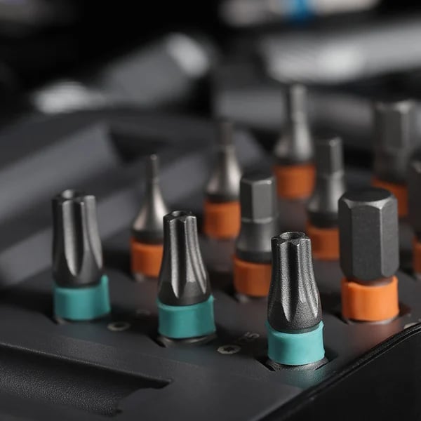 DIY screwdriver 24 in 1, switchable screwdriver shape to adapt to various home repairs, cool home repair tool box, compact and portable, does not take up space ratchet screwdriver